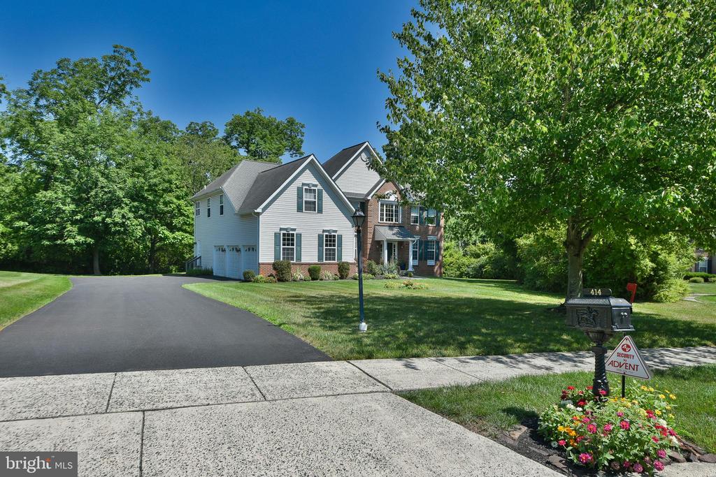 414 FOREST LANE
