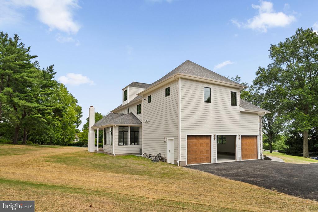 725 W CURRY DRIVE