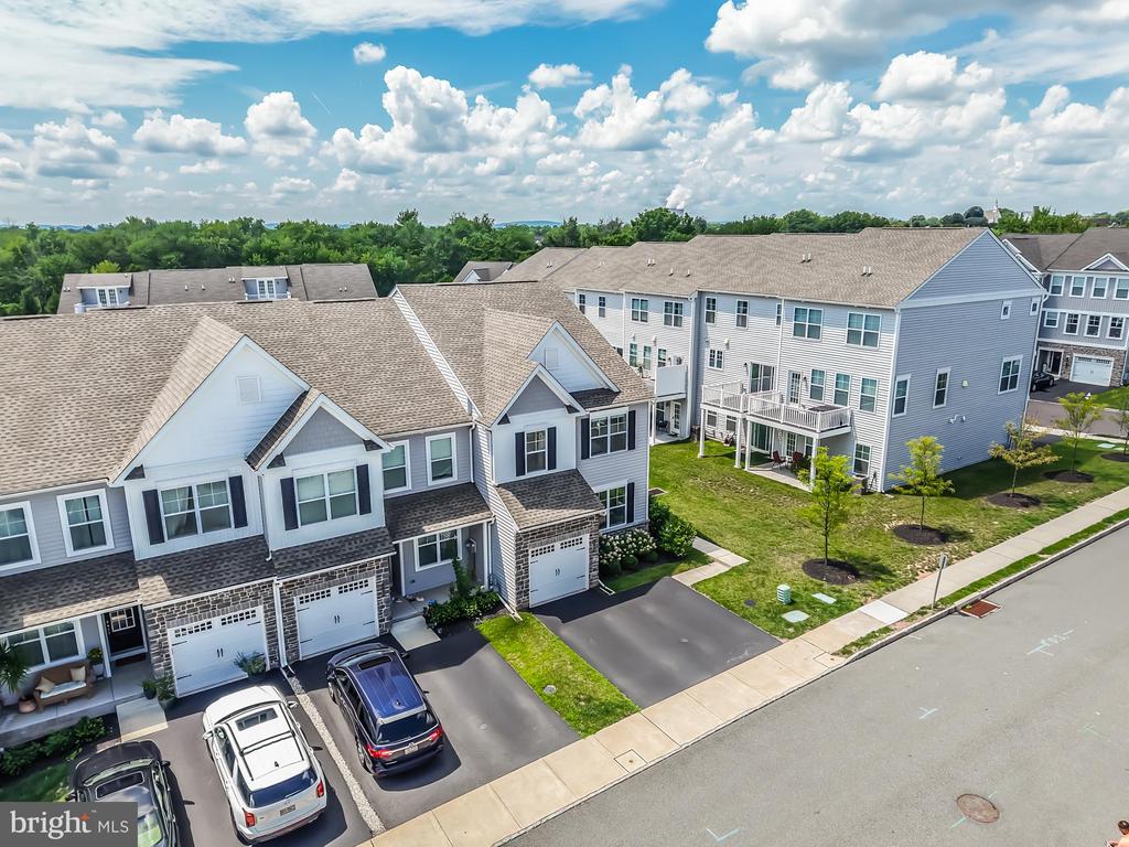 104 LARRABEE WAY