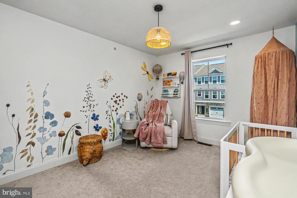 104 LARRABEE WAY