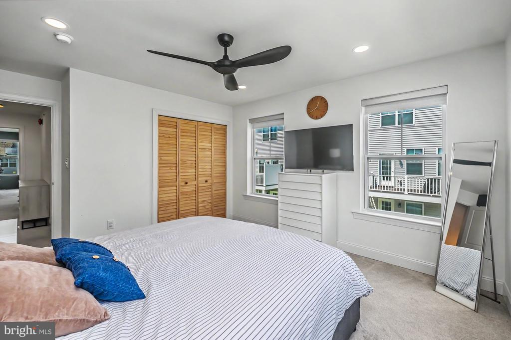 104 LARRABEE WAY