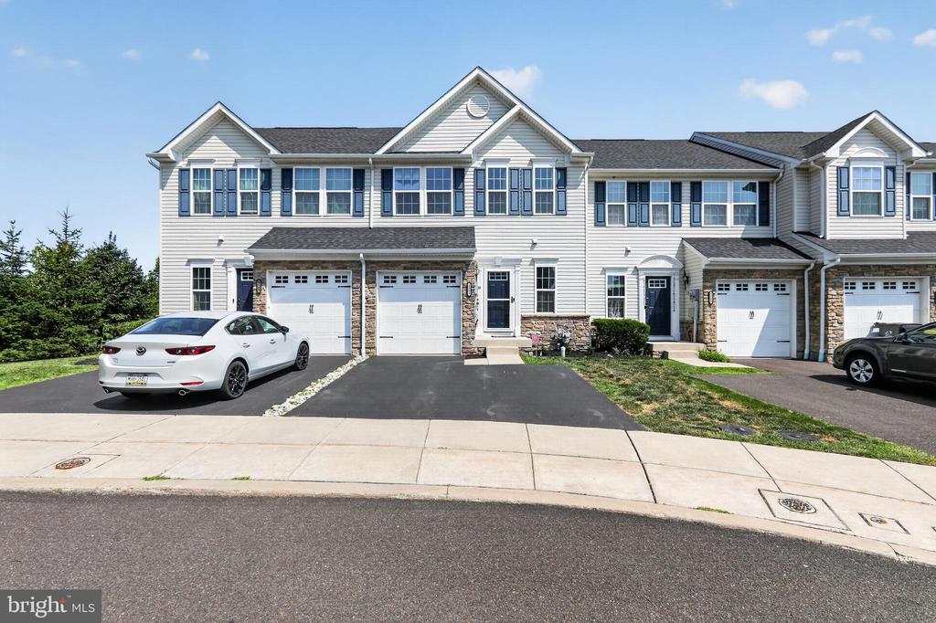 1551 EMILY COURT