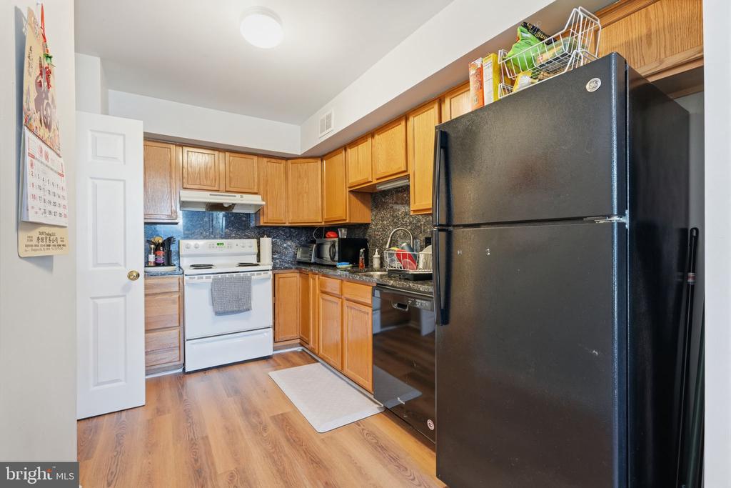 1003 MIDDLETON PLACE