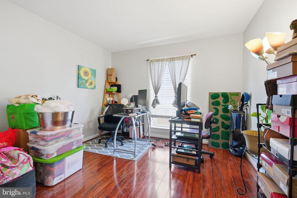 1003 MIDDLETON PLACE