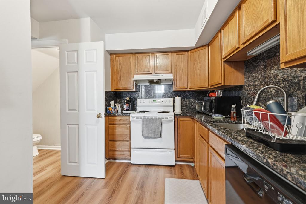 1003 MIDDLETON PLACE