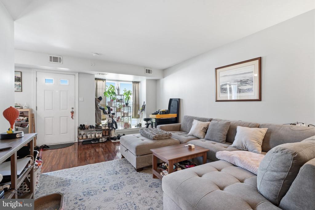 1003 MIDDLETON PLACE