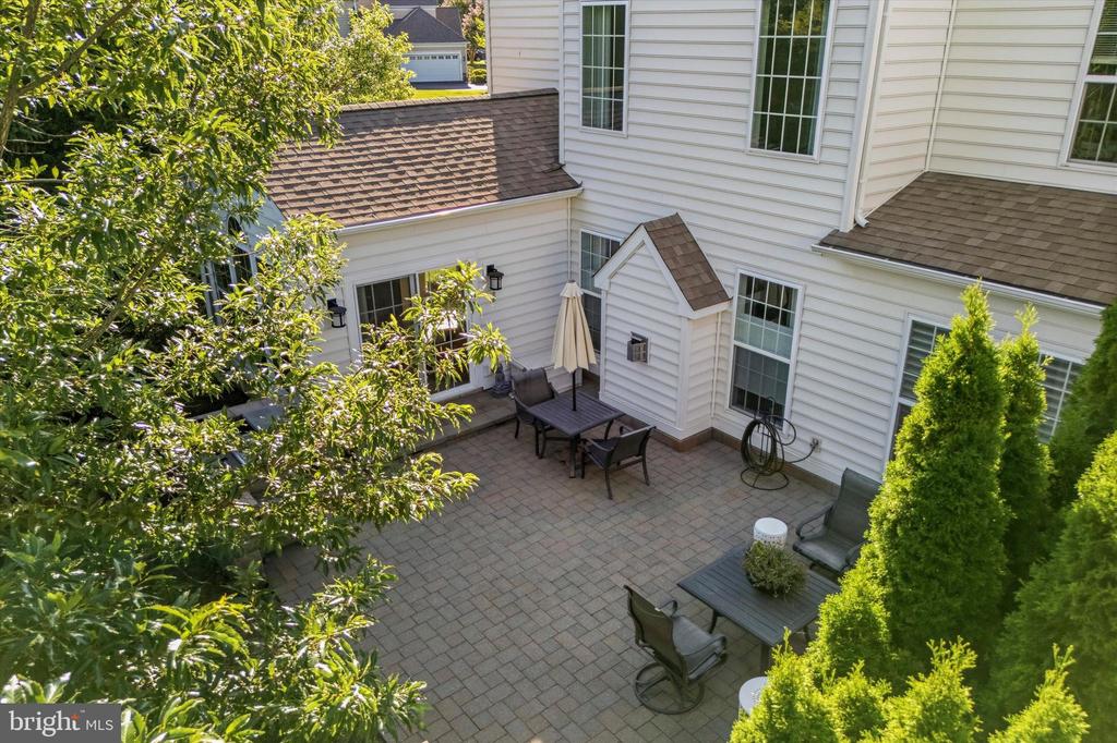 425 PRIMROSE DRIVE