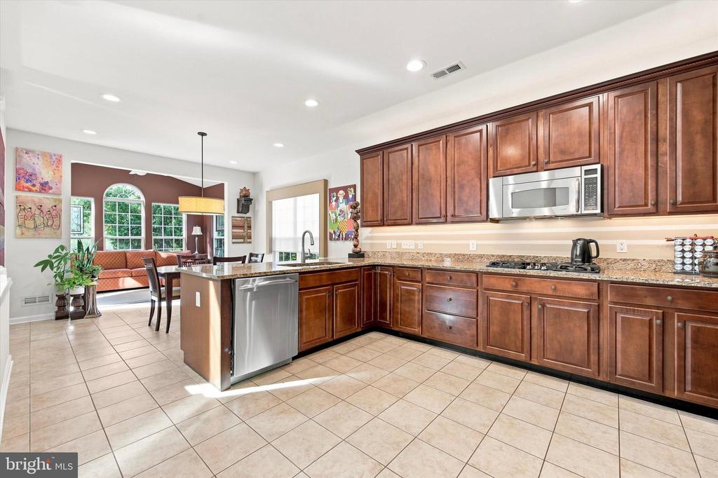 425 PRIMROSE DRIVE