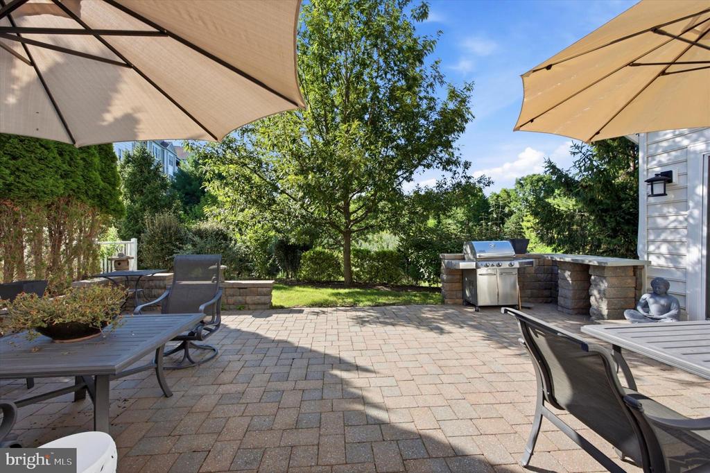 425 PRIMROSE DRIVE