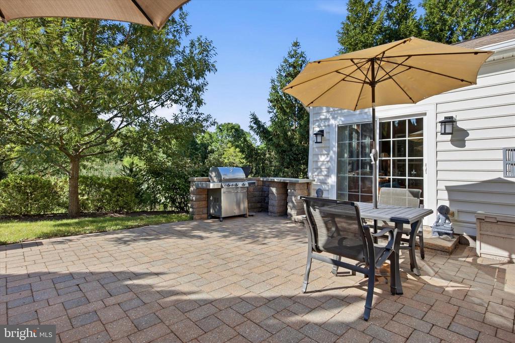 425 PRIMROSE DRIVE