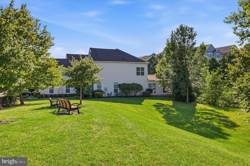 425 PRIMROSE DRIVE