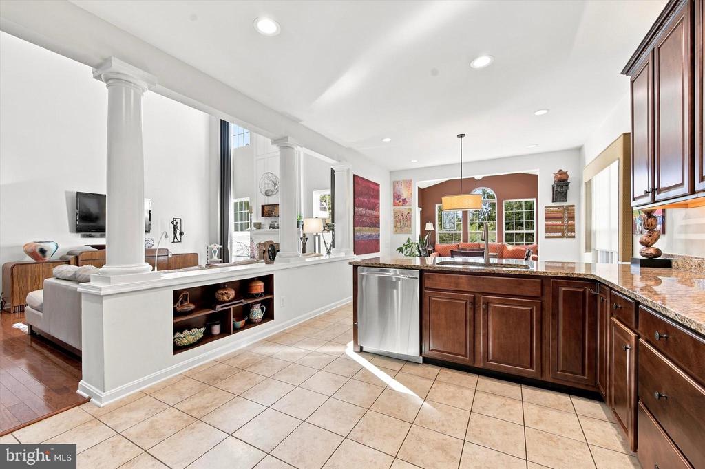 425 PRIMROSE DRIVE