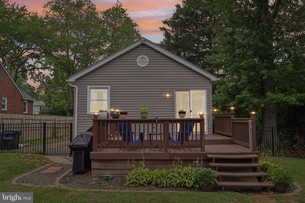 1813 FITZWATERTOWN ROAD