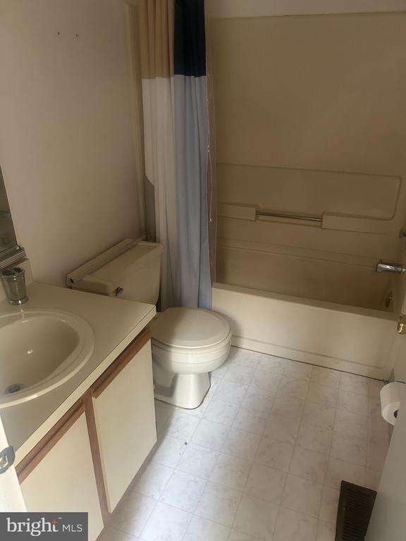 1704 NAOMIS COURT Unit: 1704