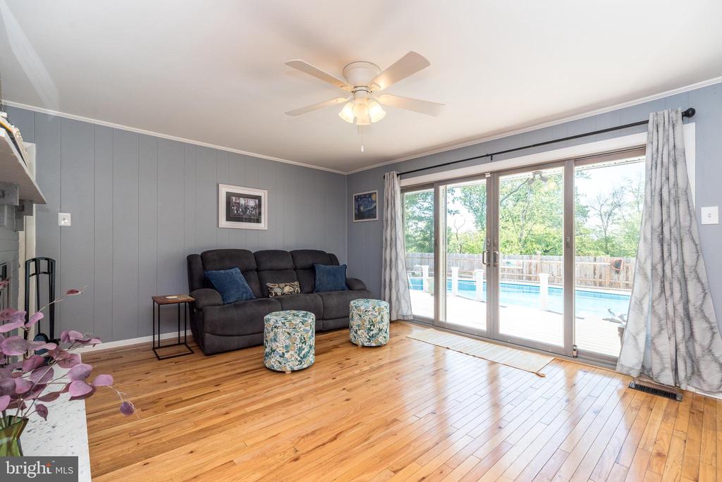 608 ORIOLE LANE