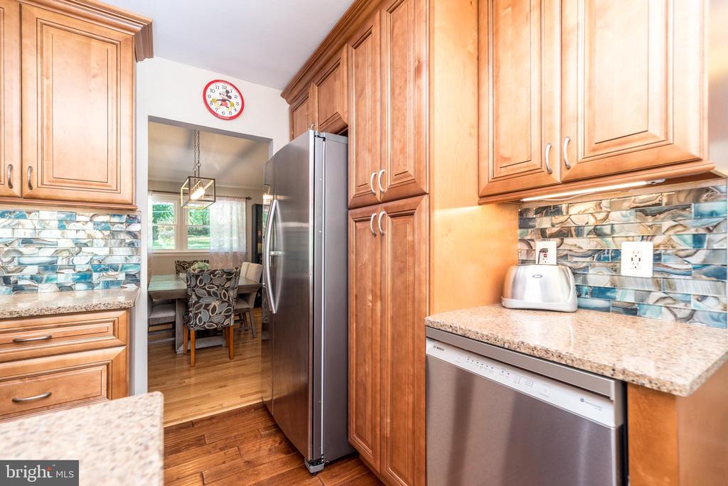608 ORIOLE LANE