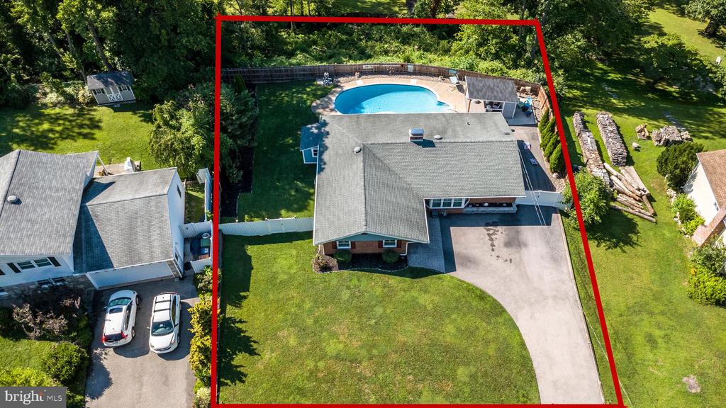 608 ORIOLE LANE