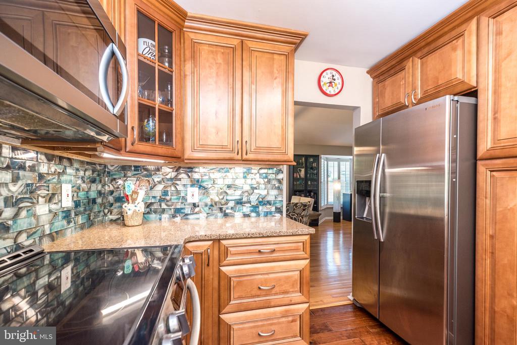 608 ORIOLE LANE