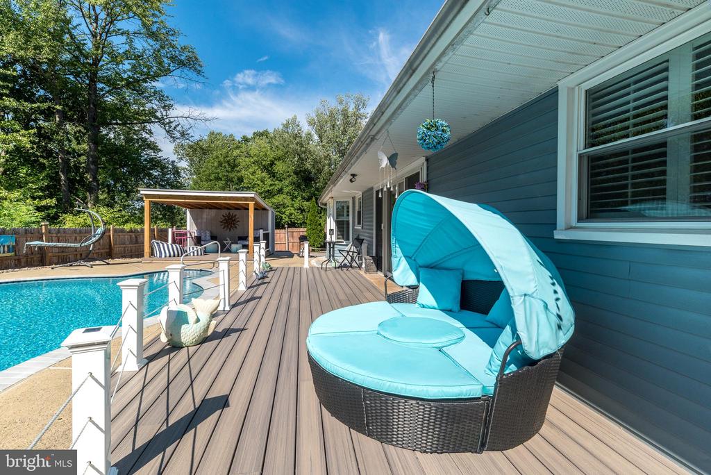 608 ORIOLE LANE