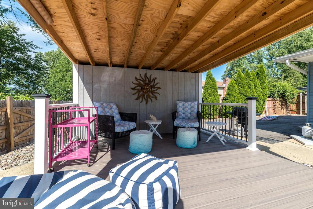 608 ORIOLE LANE