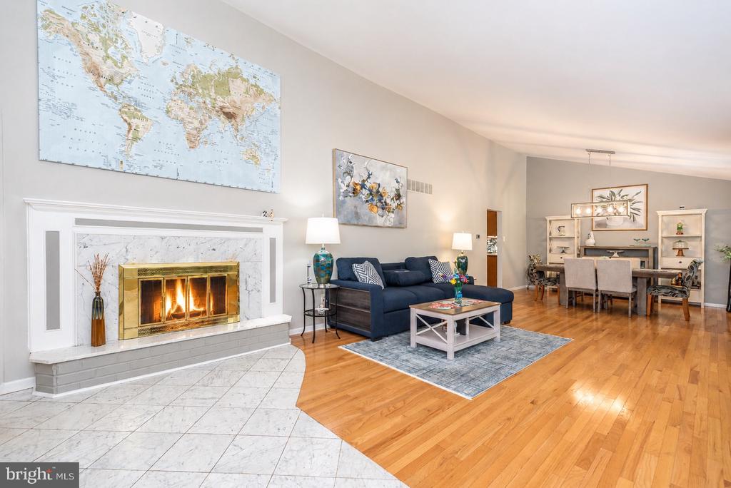 608 ORIOLE LANE