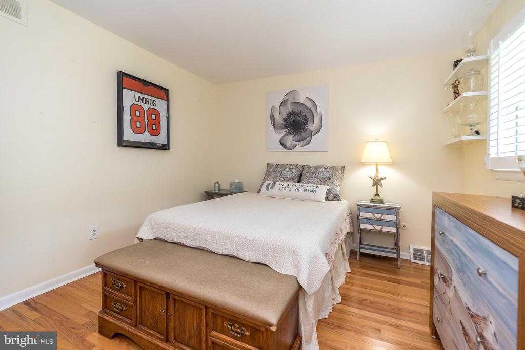 608 ORIOLE LANE