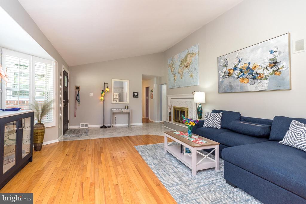 608 ORIOLE LANE