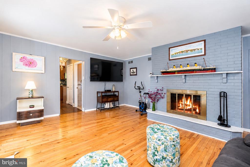 608 ORIOLE LANE