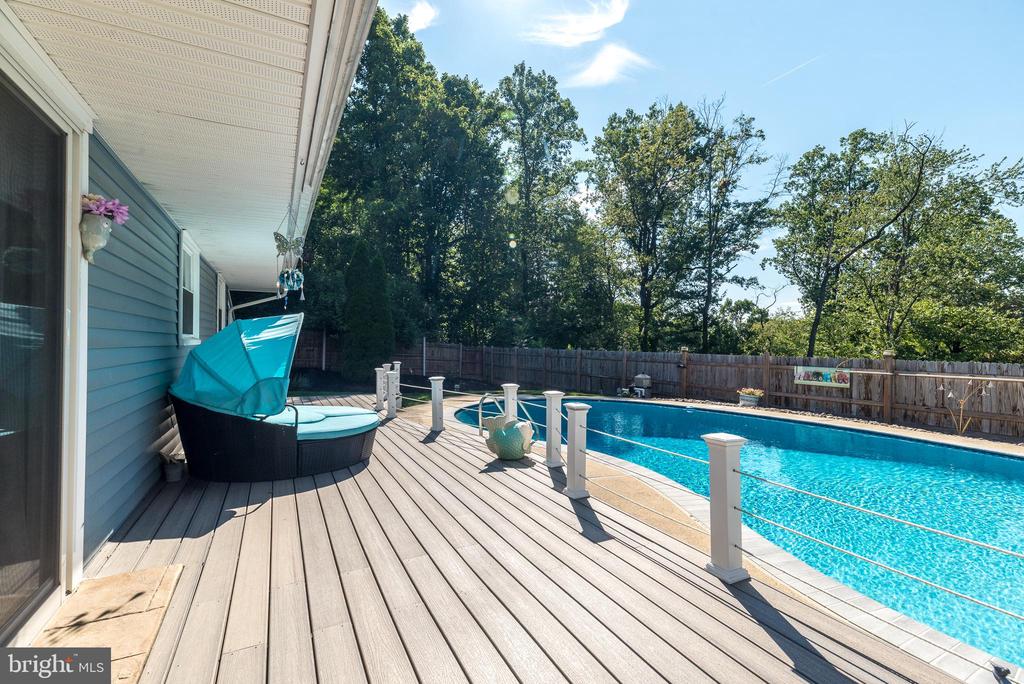 608 ORIOLE LANE
