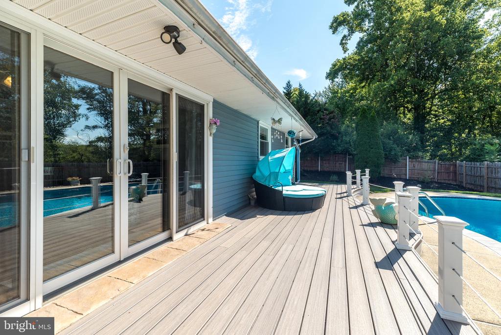 608 ORIOLE LANE