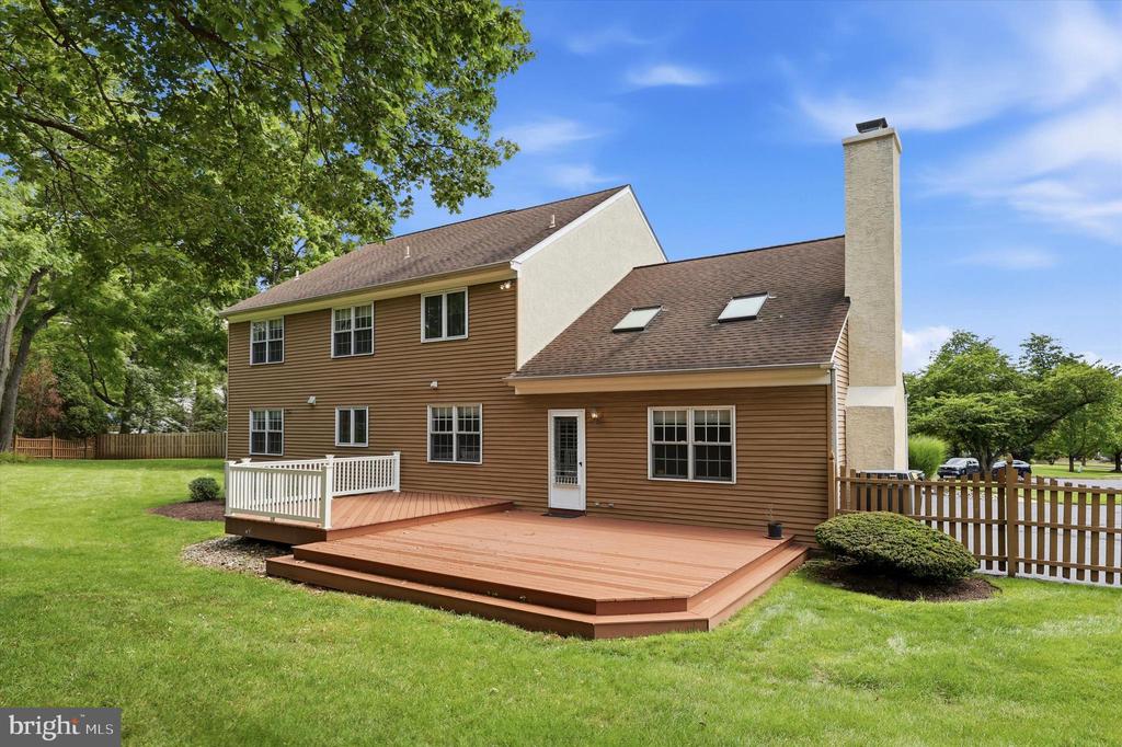 940 ROSEWOOD DRIVE