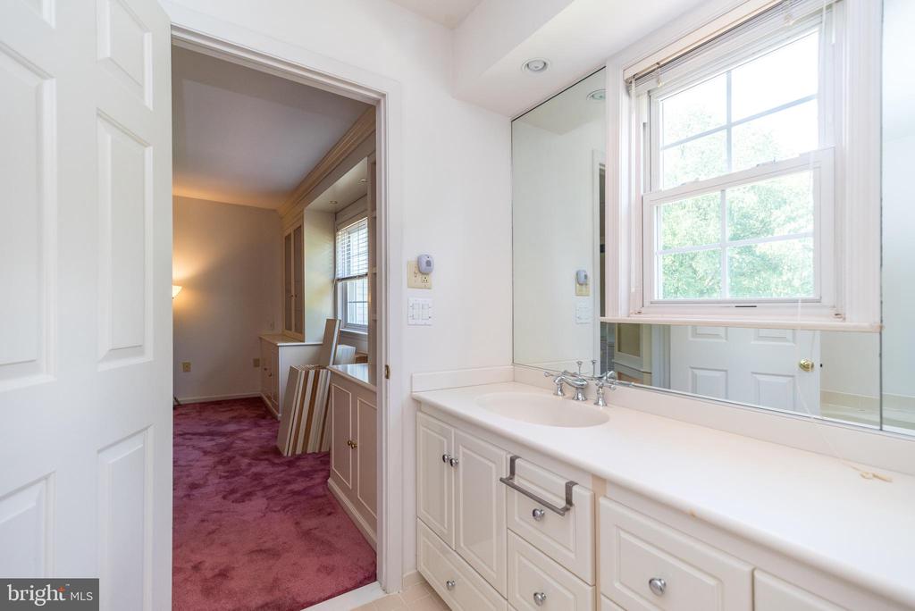 1522 SALAWAY COURT