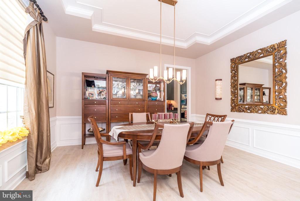 475 PRIMROSE DRIVE