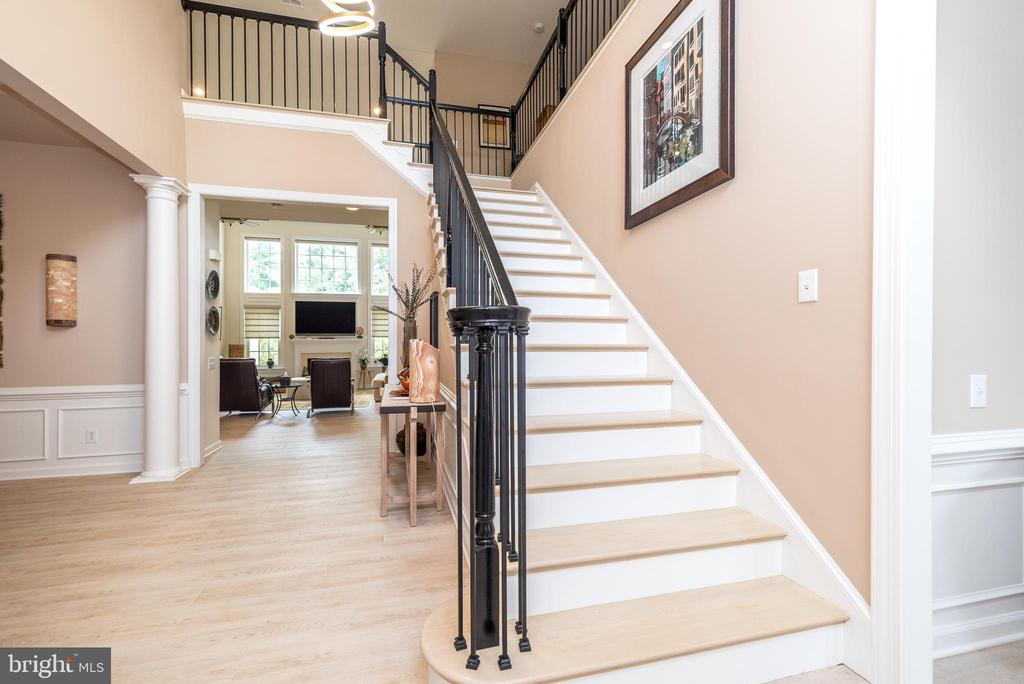 475 PRIMROSE DRIVE