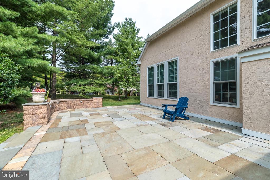 475 PRIMROSE DRIVE