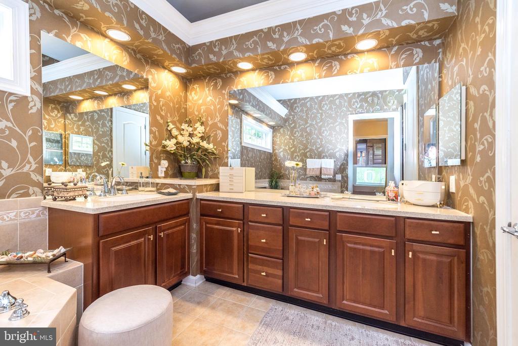 475 PRIMROSE DRIVE