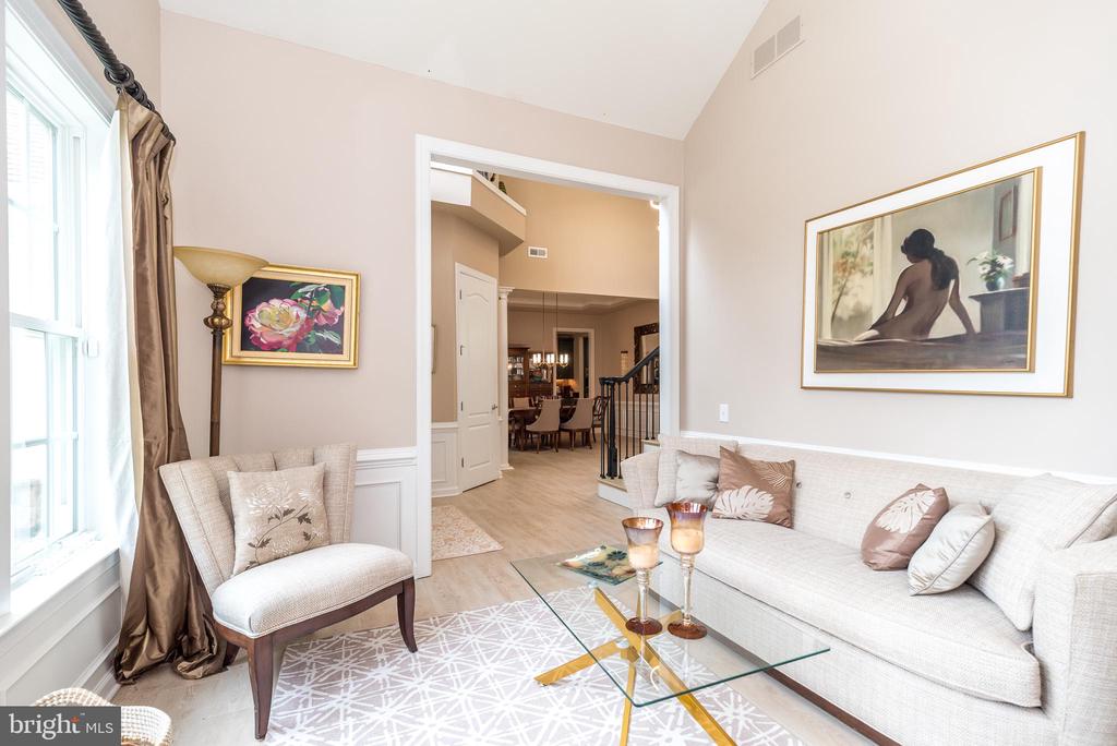 475 PRIMROSE DRIVE