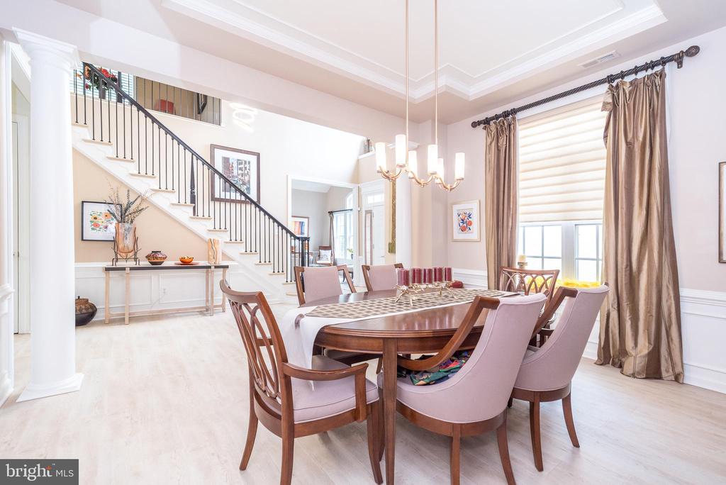 475 PRIMROSE DRIVE