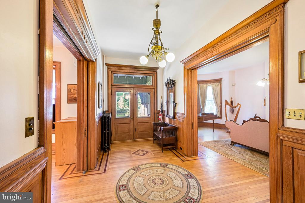 6 LINDENWOLD TERRACE
