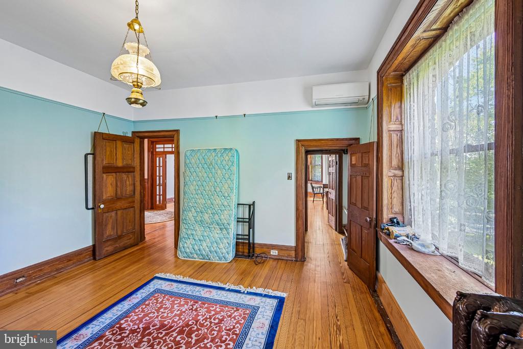 6 LINDENWOLD TERRACE