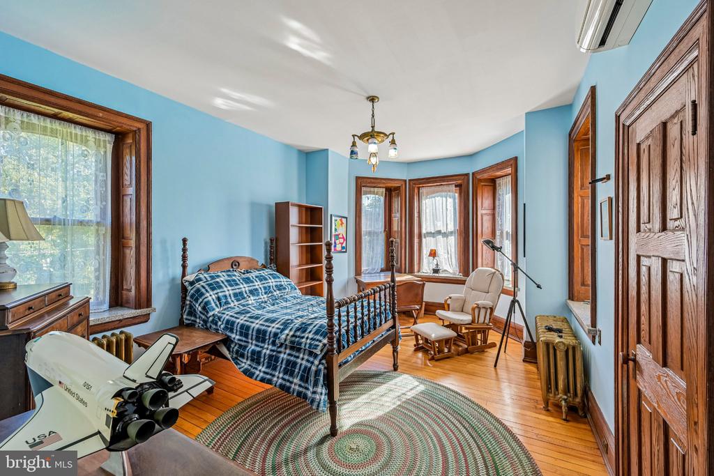 6 LINDENWOLD TERRACE