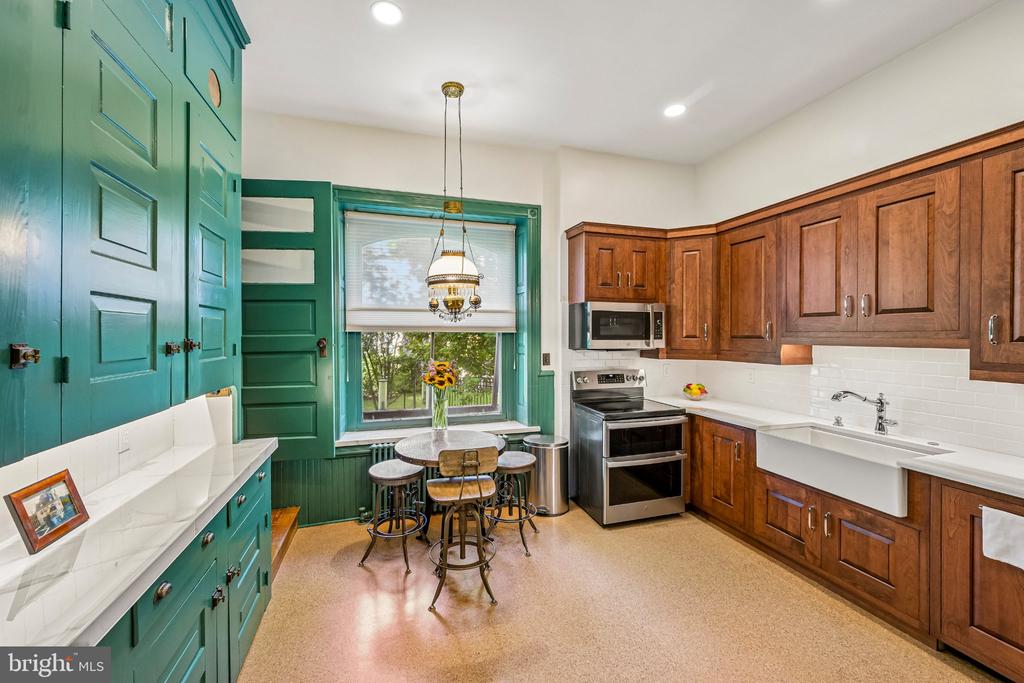 6 LINDENWOLD TERRACE