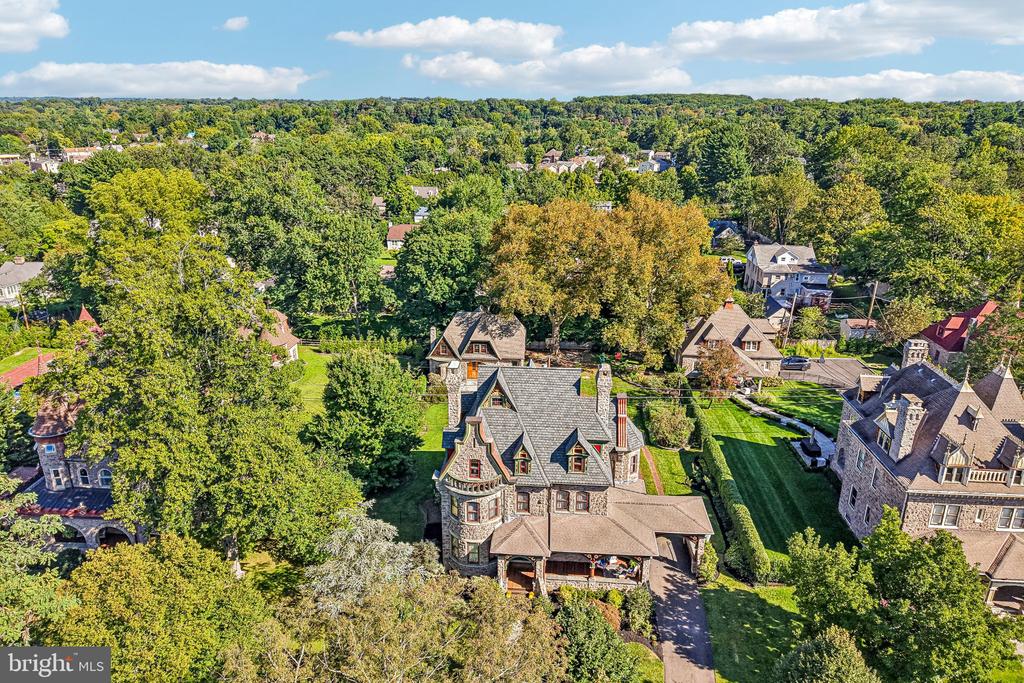 6 LINDENWOLD TERRACE