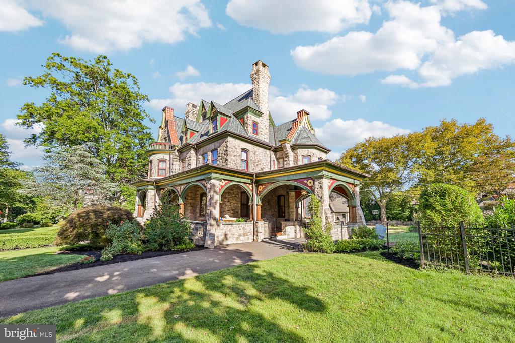 6 LINDENWOLD TERRACE