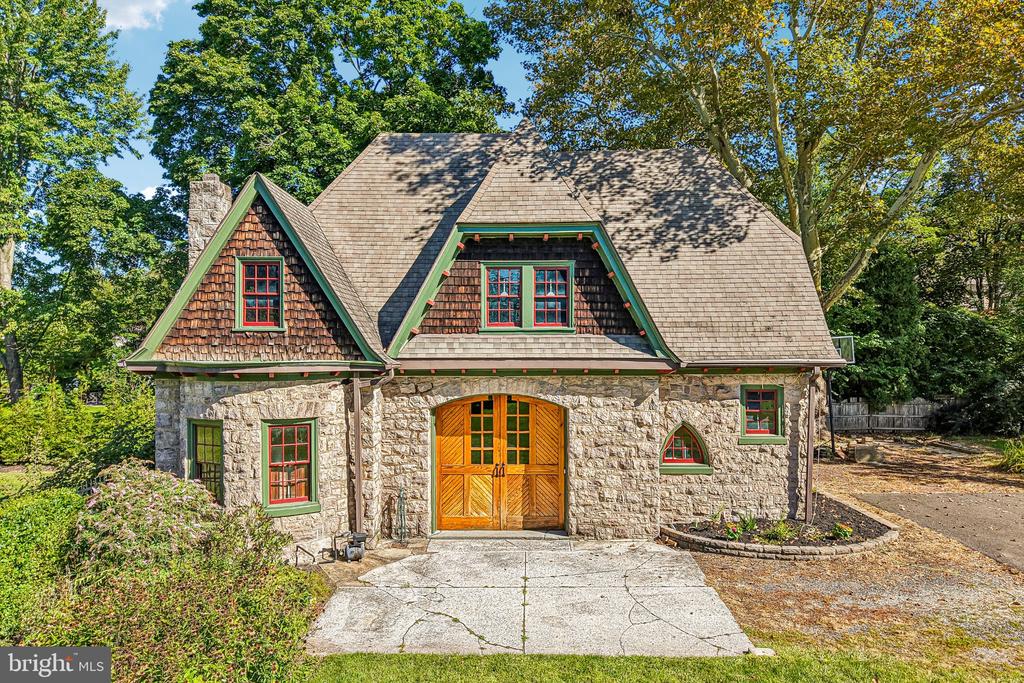 6 LINDENWOLD TERRACE