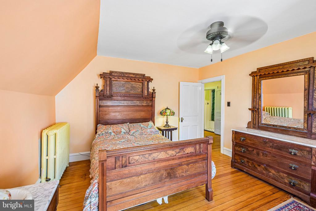 6 LINDENWOLD TERRACE