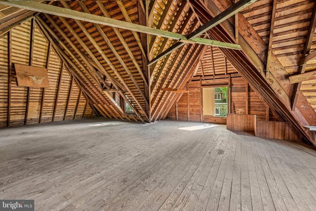 6 LINDENWOLD TERRACE