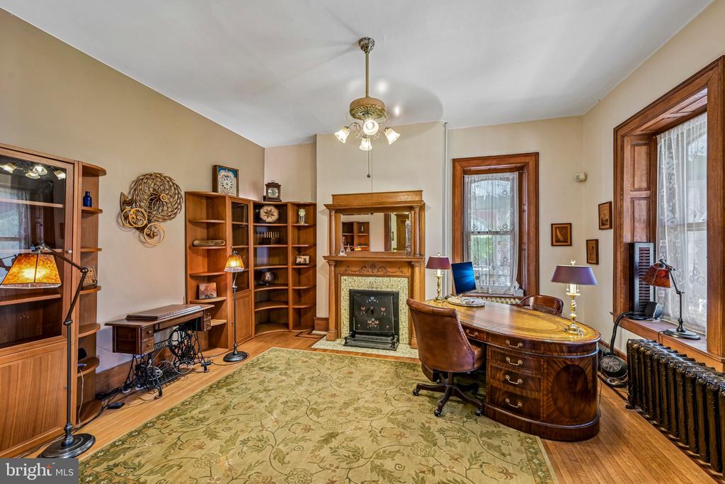 6 LINDENWOLD TERRACE
