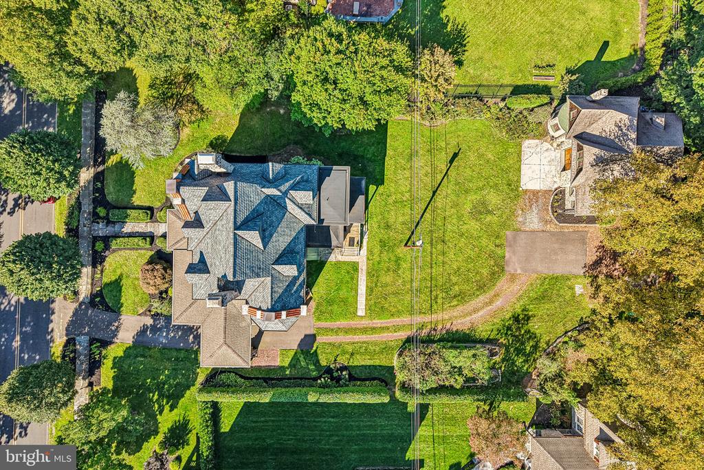 6 LINDENWOLD TERRACE