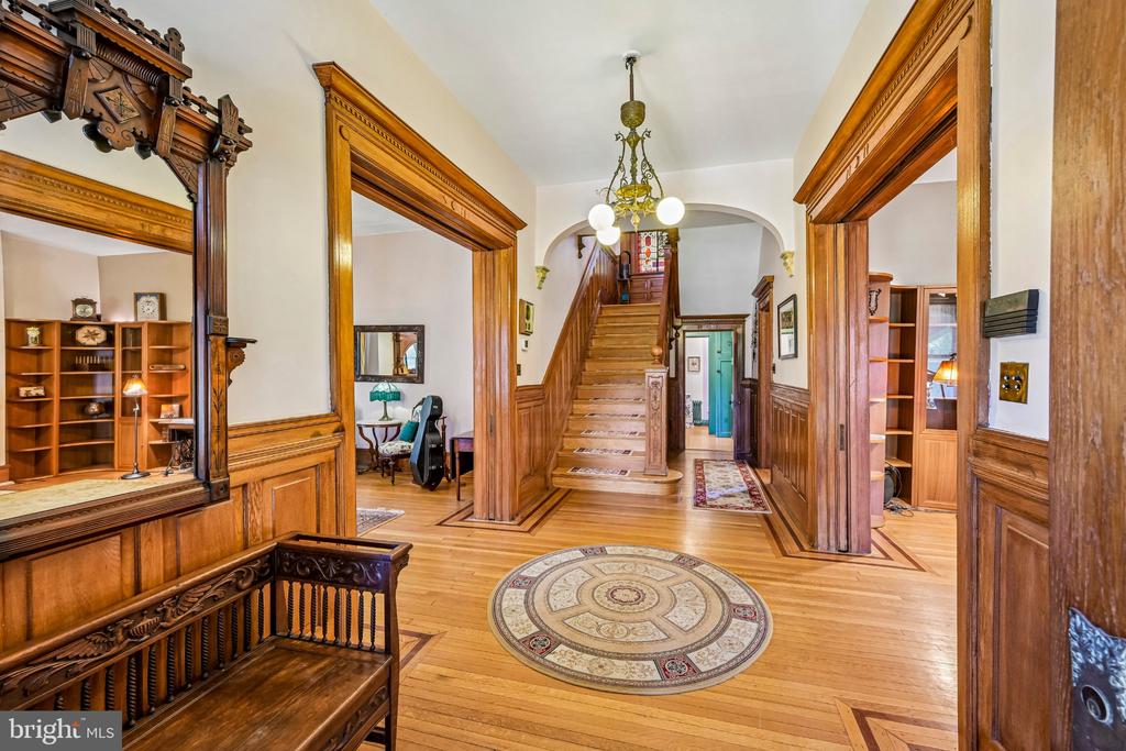6 LINDENWOLD TERRACE